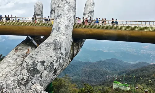 wietnam-zlota-ręka-Ba-Na-Hills wietnam-zlota-ręka-Ba-Na-Hills